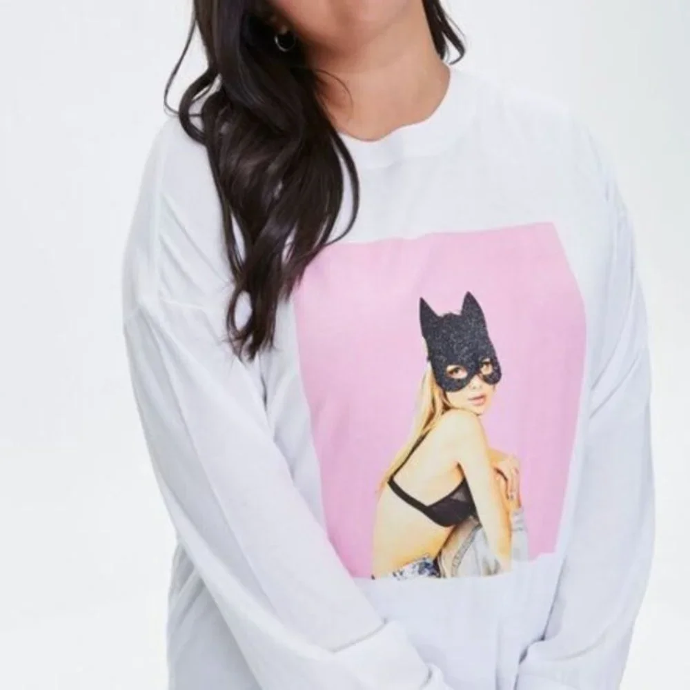 Forever 21 Cat Woman Graphic Pullover 3X - Picture 2 of 6